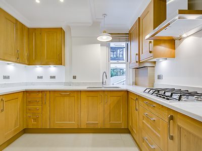 Trafalgar Square — Ogival case study, West London